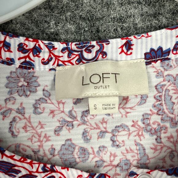 LOFT Shirt Womens Small‎ Floral Red Sleeveless Button Up Scoop Neck Cottagecore - Picture 3 of 8